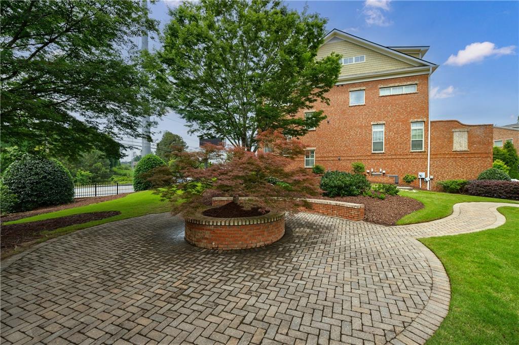 359 Alderwood Lane, Atlanta, Georgia image 8