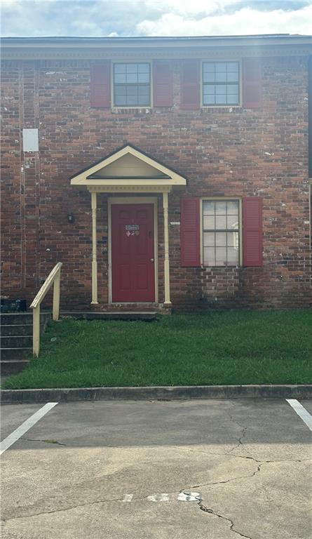 Welcome to this cozy 2-bedroom, 1.5 bathroom condo, located in the heart of Rome, Georgia, at 168 E 11th Rome Georgia. Perfect for anyone seeking a comfortable and convenient lifestyle, this property offers a peaceful retreat while being just minutes away from all the excitement downtown Rome has to offer.
Located just a short walk from downtown Rome, this condo allows you to enjoy the many shops, restaurants, and cultural attractions of the city, including the charming Broad Street. Whether you're looking for a cozy café, local boutiques, or lively entertainment, everything is within walking distance.
Schedule your showing today!