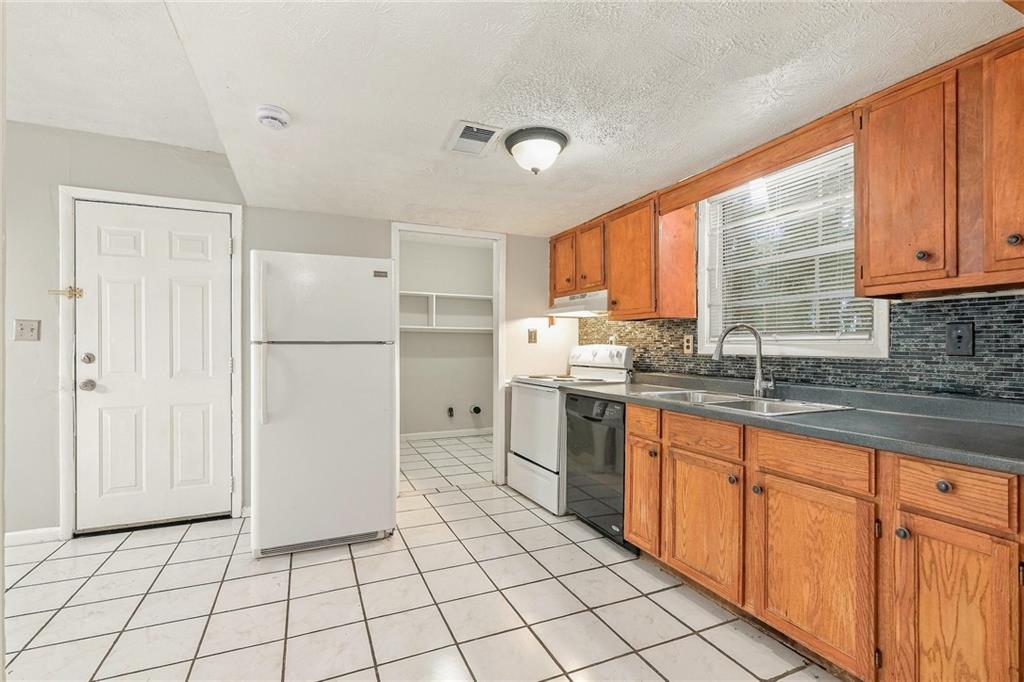 1166 Shoreham Drive