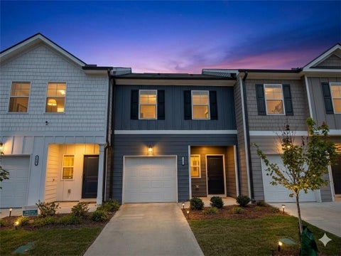 Townhouse For Sale - 129 Jaxton Street<br/> Jackson County, Hoschton, GA 30548