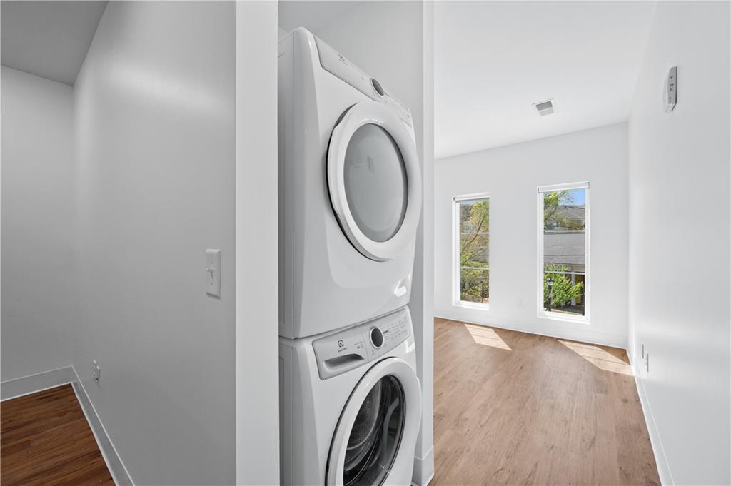 456 Flat Shoals Avenue SE 205