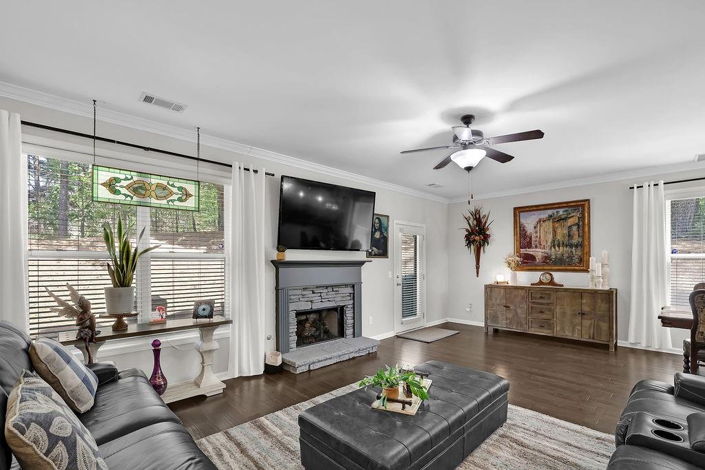 1076 Firethorne Pass, Cumming, Georgia image 17