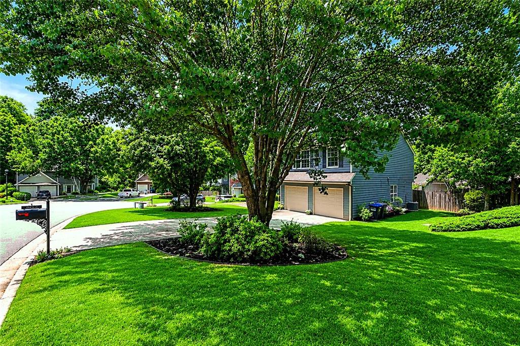 5261 Underhill Lane