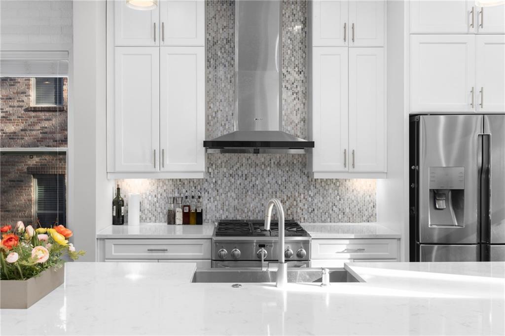 823 Canterbury Overlook