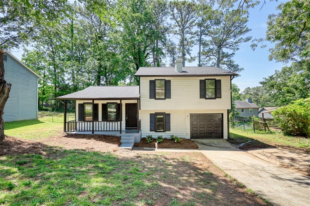 3959 Wood Path Drive, Stone Mountain, Georgia image 2