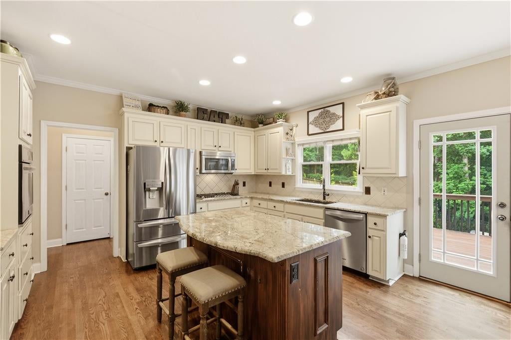 515 Lakewood Court