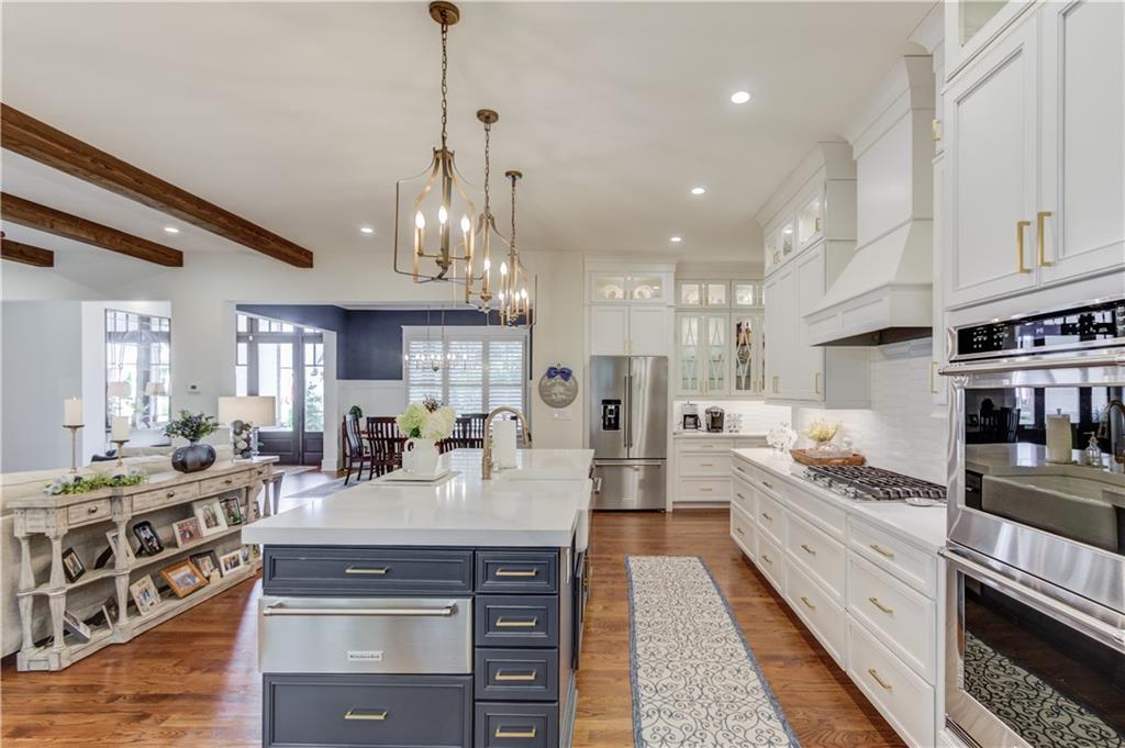 1894 POINT RIVER Drive