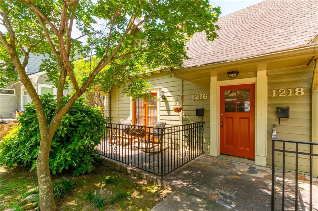 1216 N Highland Avenue NE