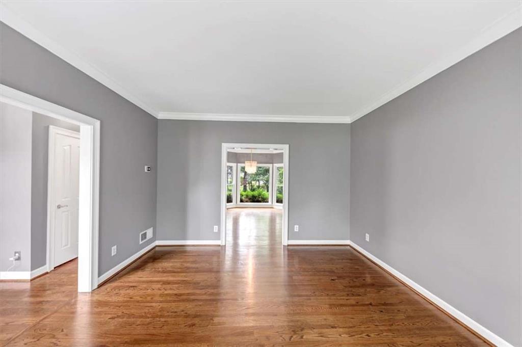 395 Clubfield Drive, Roswell, Georgia image 6