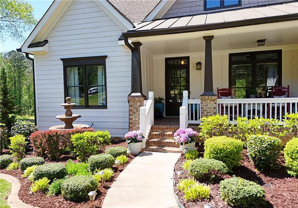 204 Lynn Lane