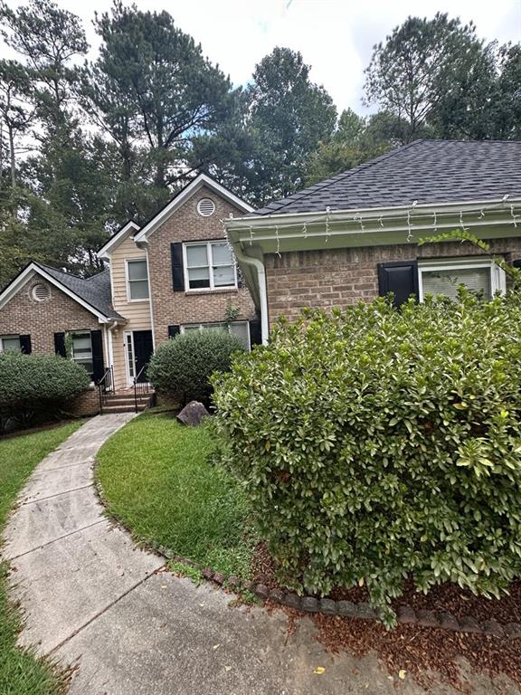 INVESTORS. GREAT PROPERTY IN WELL ESTABLISHED NEIGHBORHOOD. HAS BEEN A RENTAL FOR THE LAST 10 YEARS SO NEEDS SOME TLC. TENANT RECENTLY VACATED. 3 BED 2.5 BATH WITH A FULL UNFINISHED BASEMENT. NOT MOVE IN READY. ALL DUE DILIGENCE MUST BE DONE PRIOR TO MAKING AN OFFER. ANY OFFER CONTAINING AN INSPECTION PERIOD WILL NOT BE CONSIDERED. MINIMUM OF $5000 NON REFUNDABLE EARNEST MONEY. LOCKBOX CODE IN PRIVATE REMARKS.