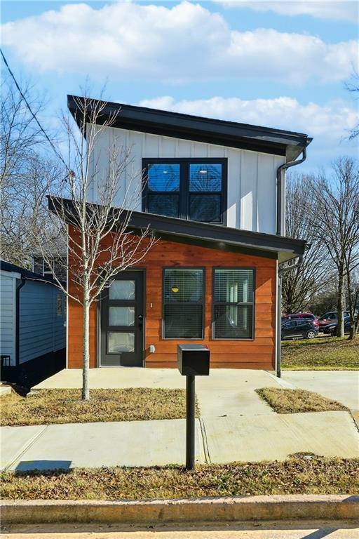 1058 West Avenue SW