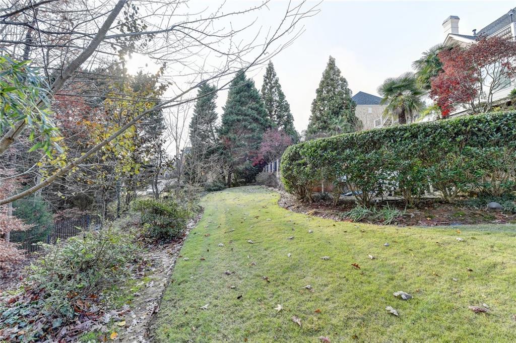 8360 Kenningston Way