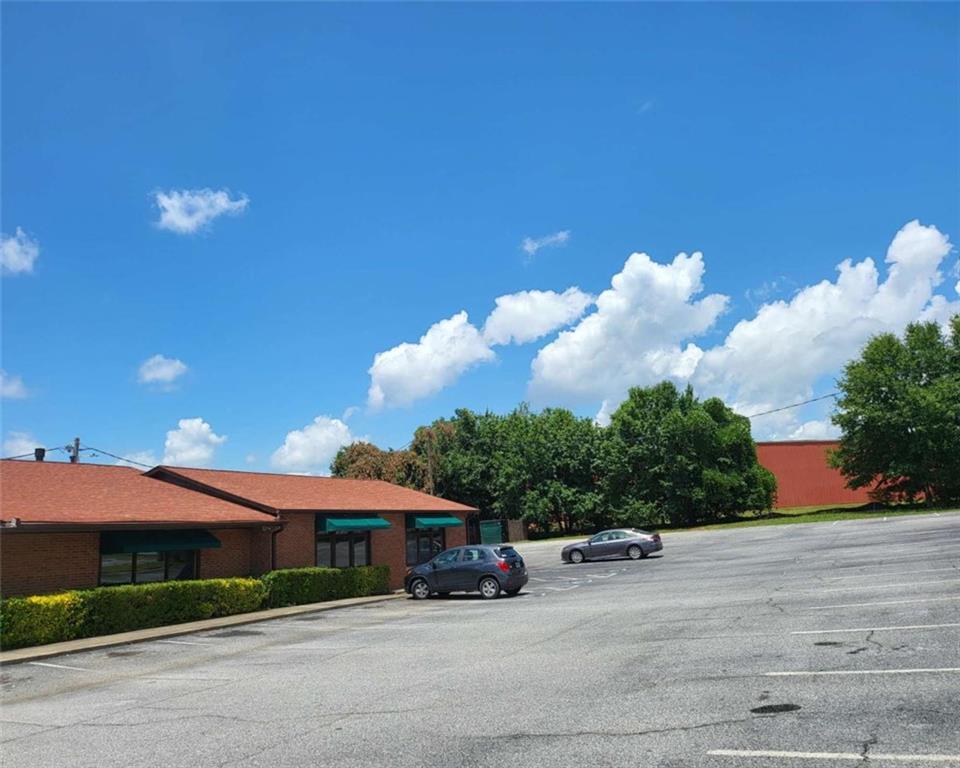 1102 W Spring Street W