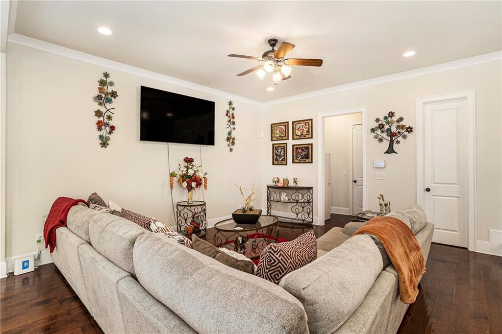 6861 Louis Drive