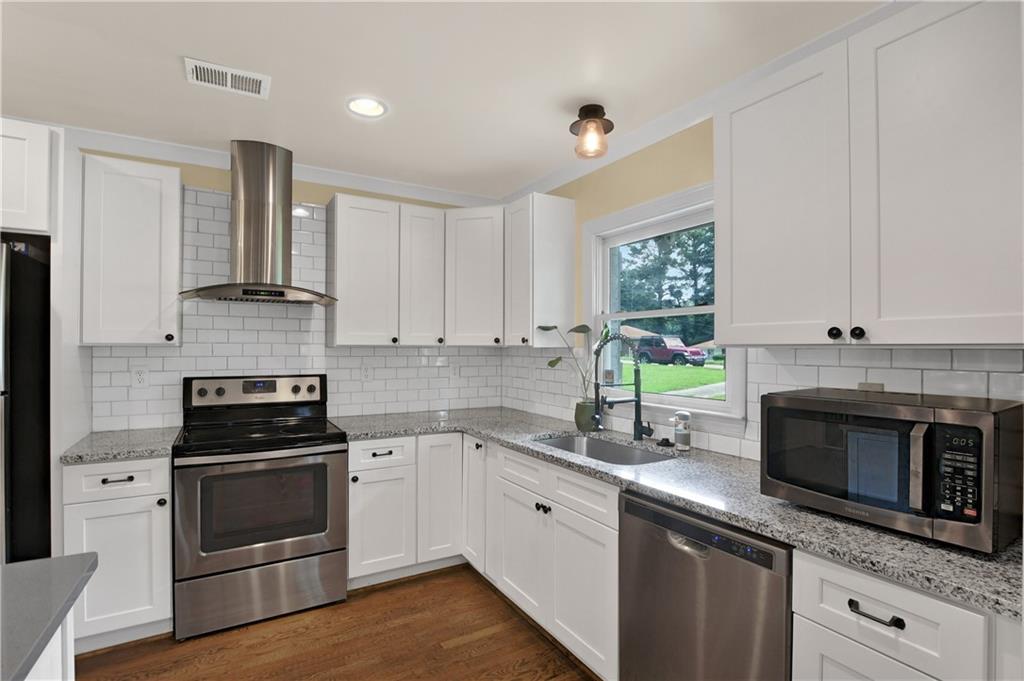 2871 Belleau Lane SE