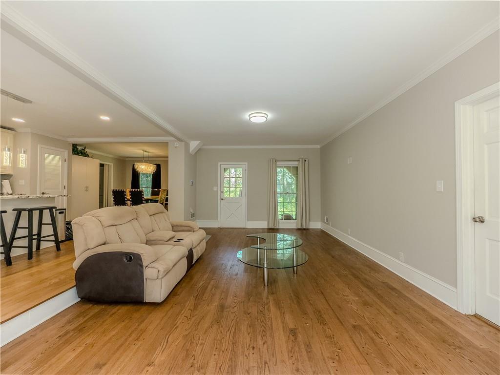 2037 Stoneleigh Drive