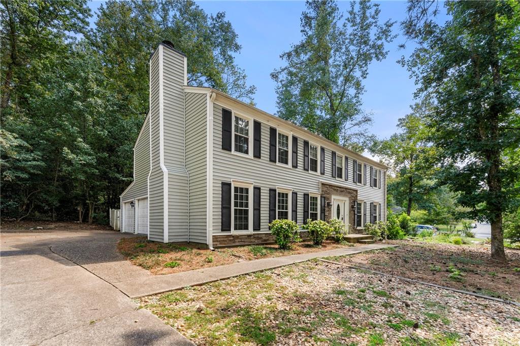 Welcome to 105 Laurel Mill Ct, Roswell, GA 30076 - A Charming Family Home
This delightful 4-bedroom, 2-bathroom home offers the perfect blend of comfort and style. As you enter, you'll be greeted by a warm and inviting living room featuring a cozy fireplace, perfect for those chilly evenings.
The heart of this home is the eat-in kitchen, boasting modern stainless steel appliances that will delight any home chef. For more formal occasions, there's also a separate dining room, ideal for entertaining guests or family gatherings.
The master bedroom is a true retreat, complete with a luxurious double vanity and a spacious walk-in closet. Three additional bedrooms provide ample space for family members or guests.
Outside, you'll find a fully fenced yard, offering privacy and security for children and pets. The extended driveway provides plenty of parking space for multiple vehicles.
Located in the desirable Roswell area, this home combines suburban tranquility with easy access to local amenities. Don't miss this opportunity to make 105 Laurel Mill Ct your new home sweet home!