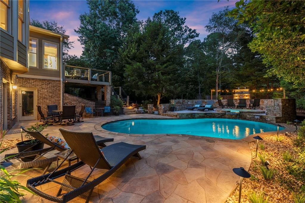 979 Pathview Court
