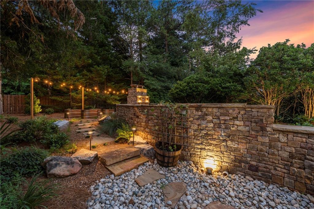 979 Pathview Court