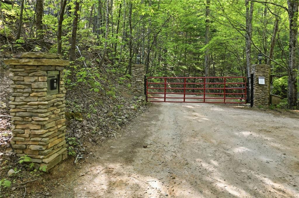 50 Mount Sequoyah Road