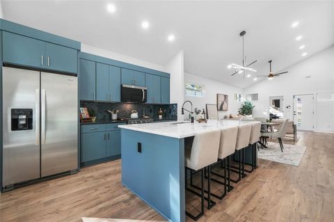 581 Woods Drive NW Atlanta GA 30318