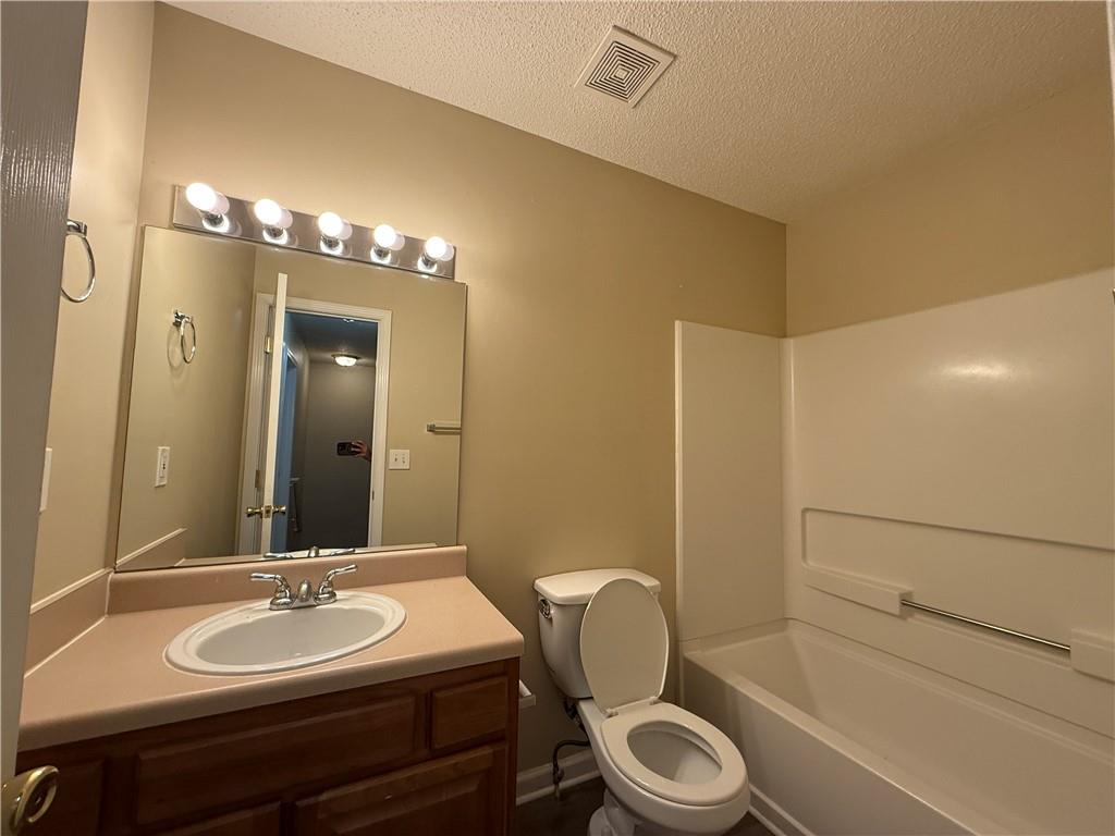 2454 Brianna Drive, Hampton, Georgia image 10