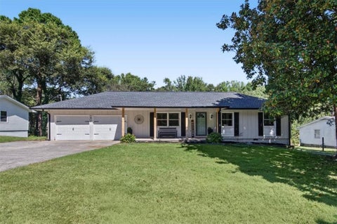 Photo of 205 Woodglen Drive, Woodstock, GA 30188 (MLS # 7850732)