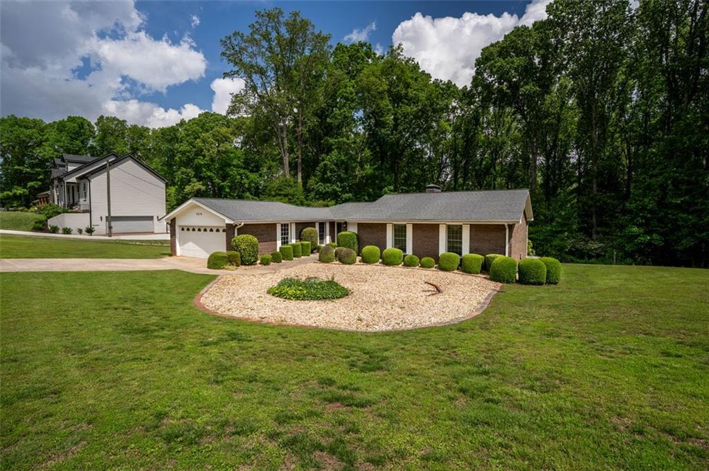 4216 Walnut Circle, Flowery Branch, Georgia image 3