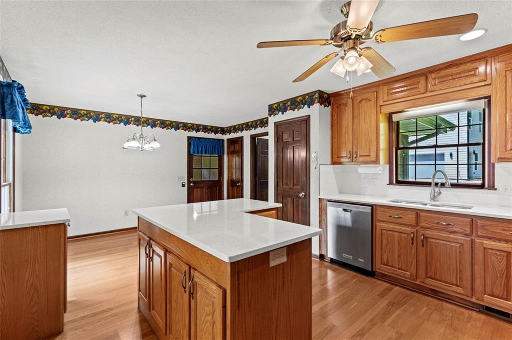 4216 Walnut Circle, Flowery Branch, Georgia image 9