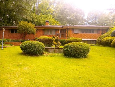 244 Chalmers Drive NW Atlanta GA 30318