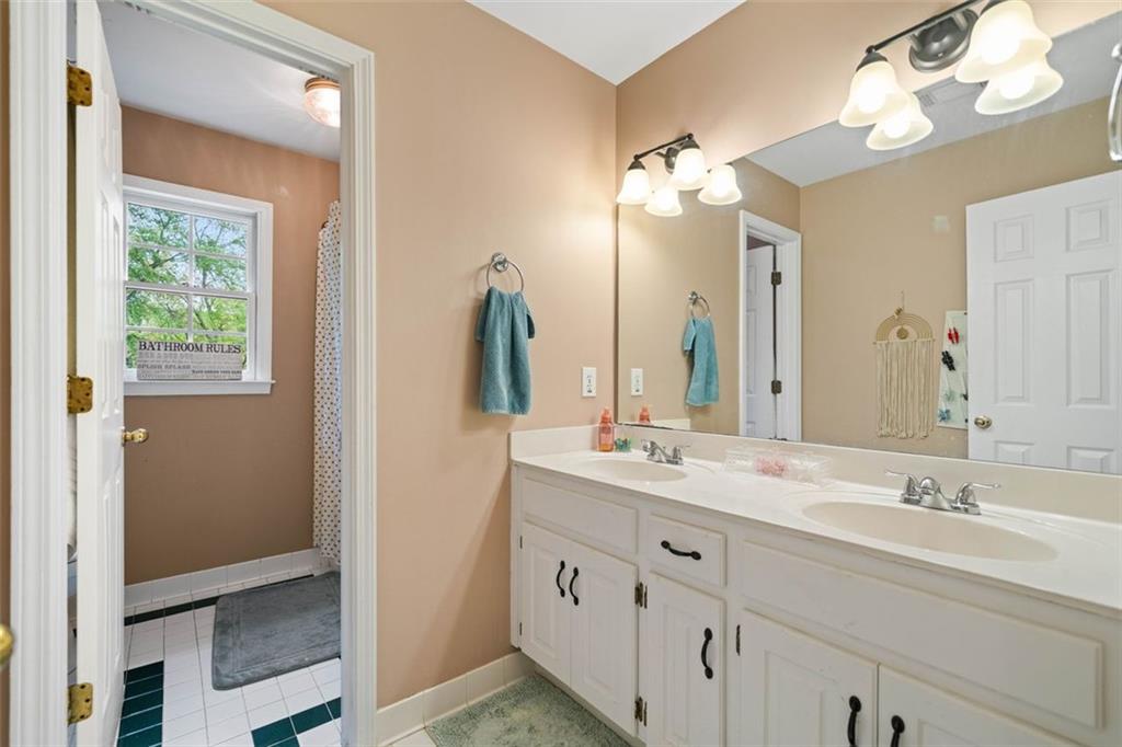 1039 Avery Creek Drive, Woodstock, Georgia image 28