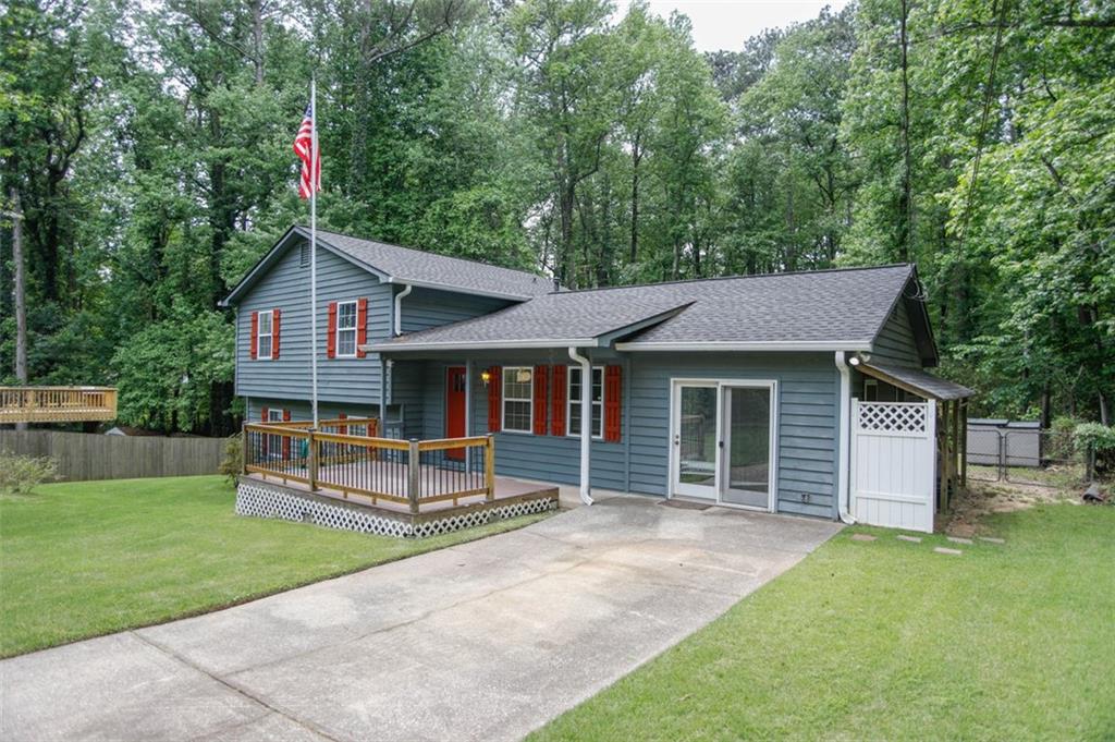 1341 Timbercrest Court, Lawrenceville, Georgia image 3