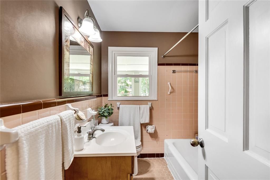 243 Woodview Lane, Smyrna, Georgia image 21