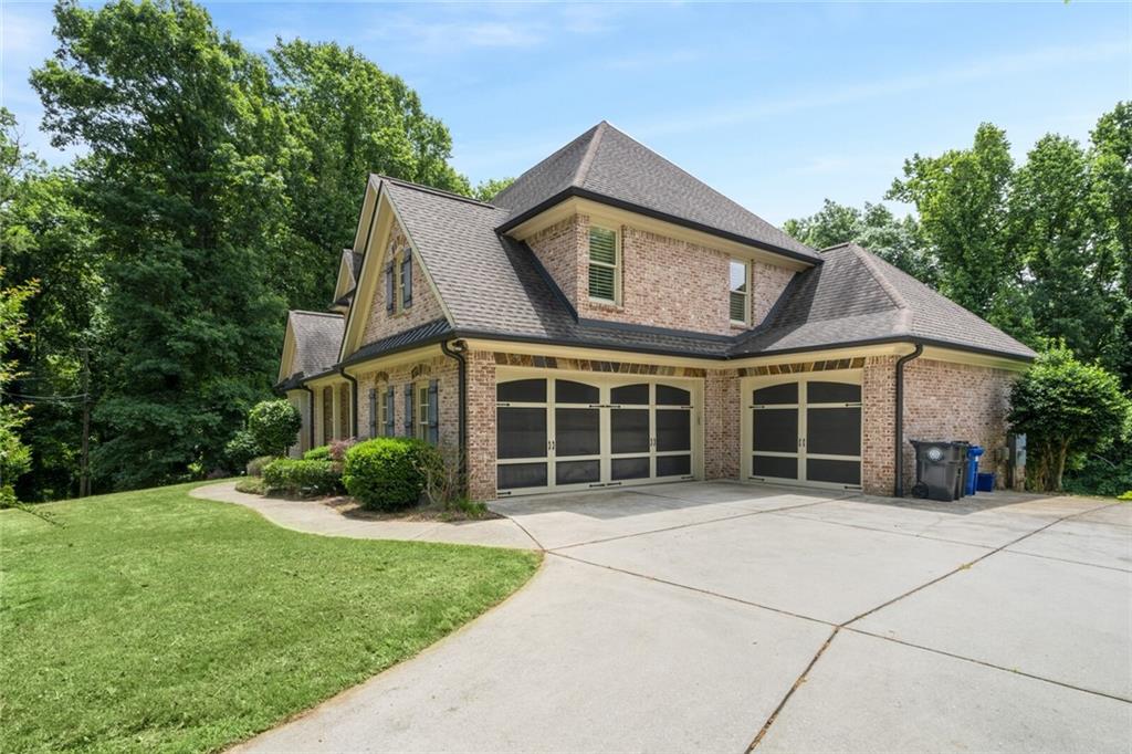 1225 Dixon Circle