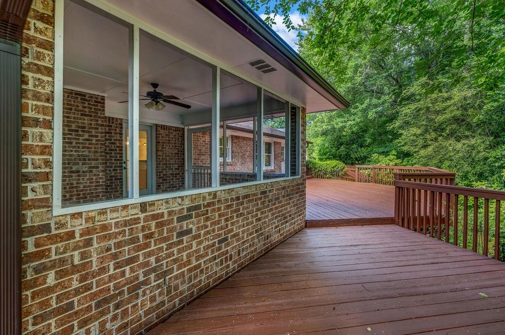 EMPIRE SQUARE - Residential