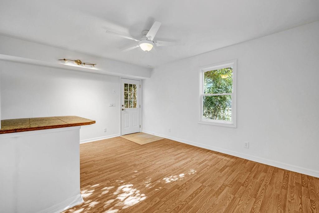 EMPIRE SQUARE - Residential