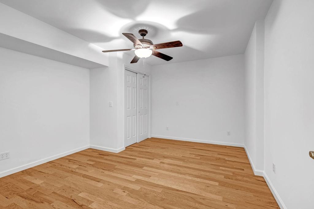 EMPIRE SQUARE - Residential