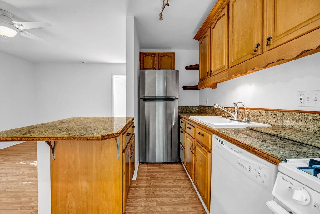 EMPIRE SQUARE - Residential