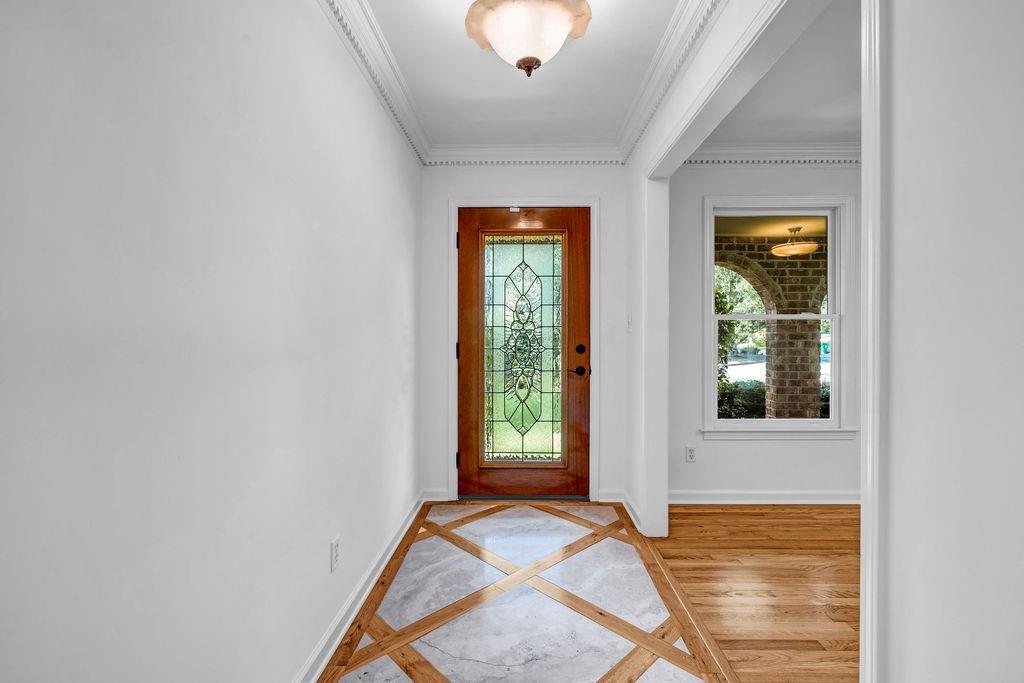 EMPIRE SQUARE - Residential