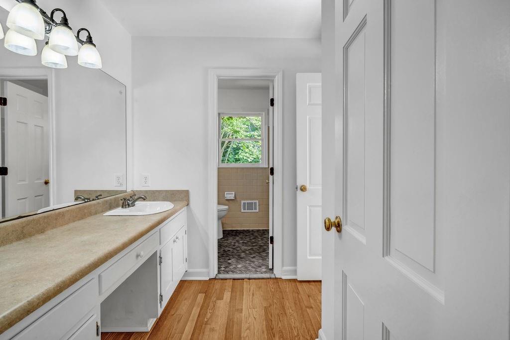 EMPIRE SQUARE - Residential