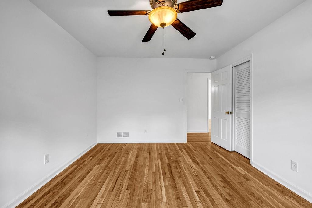 EMPIRE SQUARE - Residential