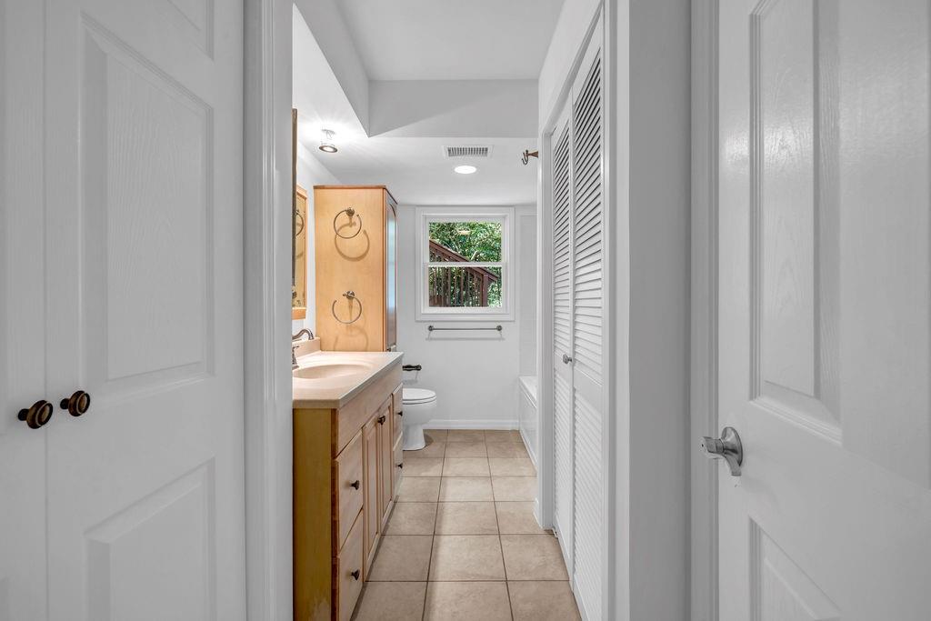 EMPIRE SQUARE - Residential