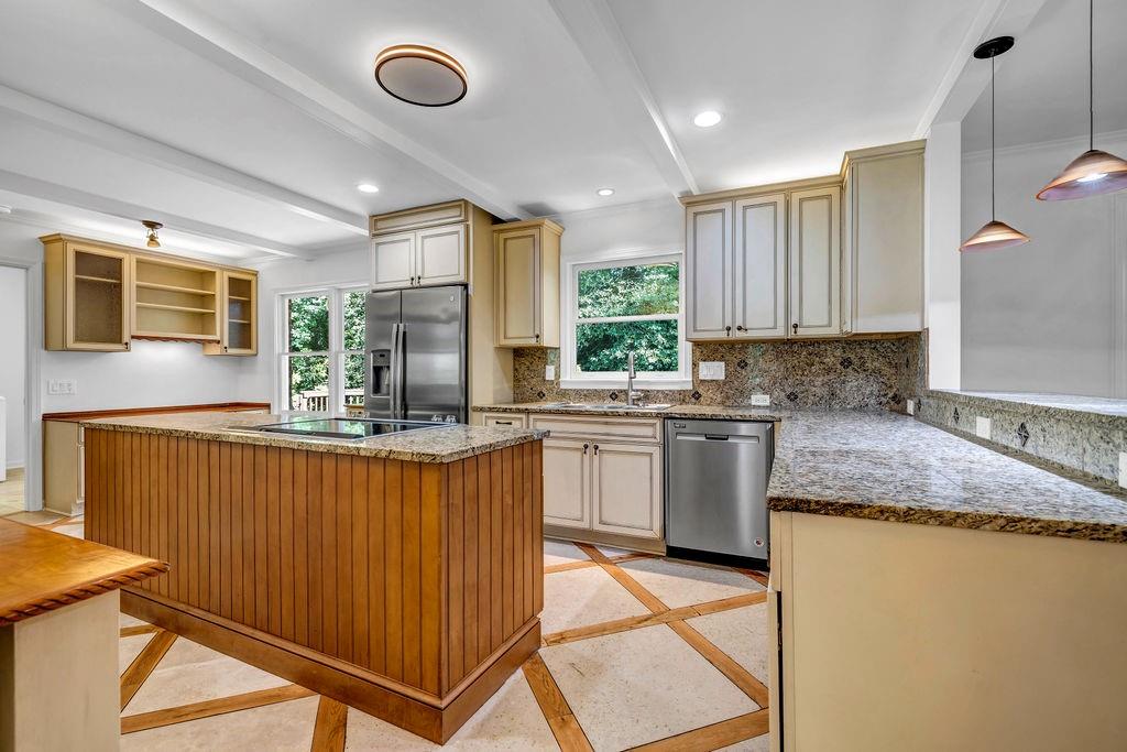 2585 Regency Drive E