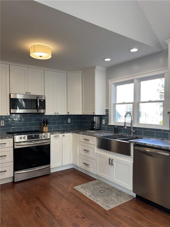 3276 Whitfield Drive