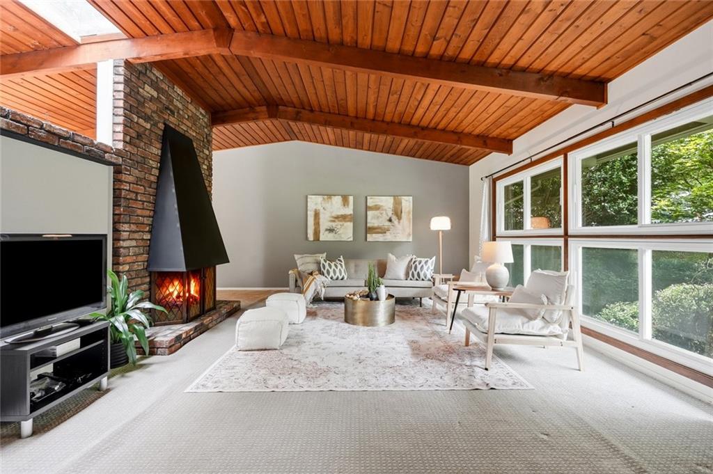 3522 Beachhill Drive