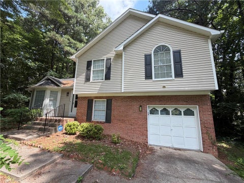 Homes For Sale - 2535 Hallie Mill Road<br/> Atlanta, GA 30349
