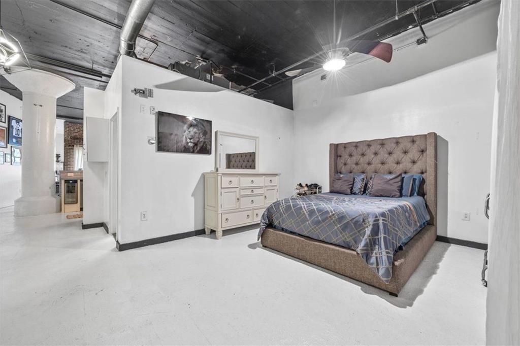 881 Memorial Drive SE 116