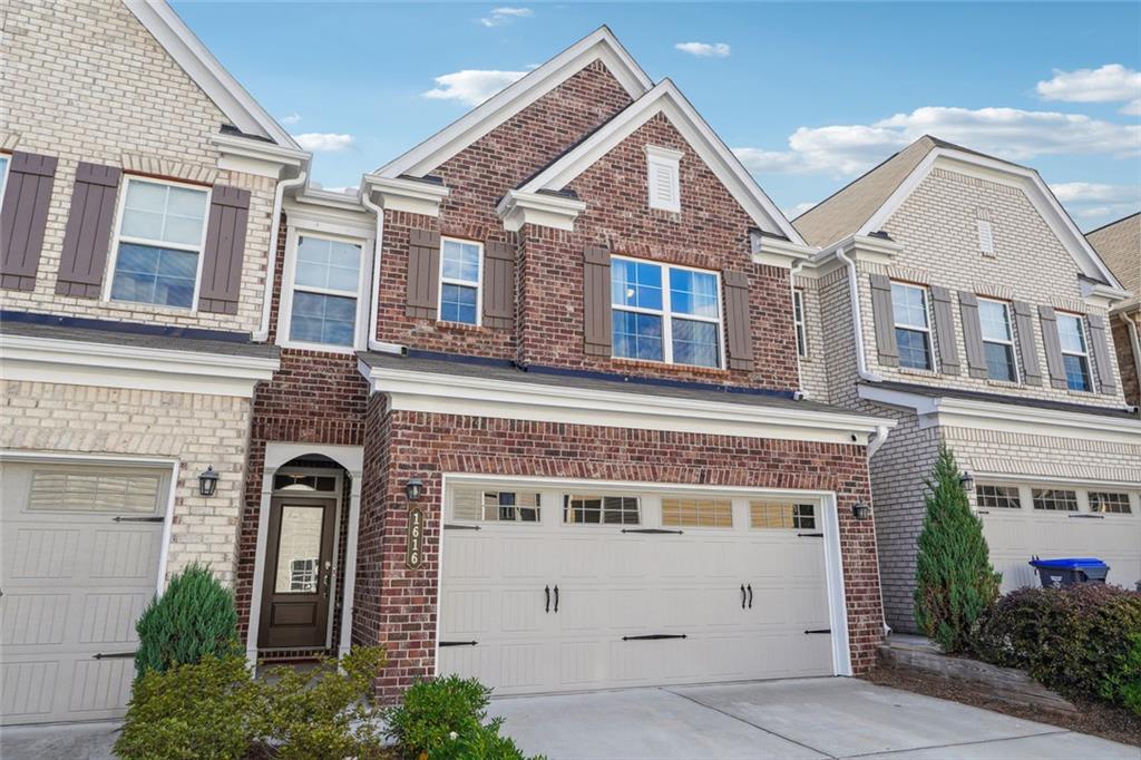 1616 Lansing Bluff Walk