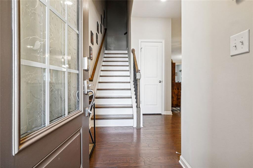 1616 Lansing Bluff Walk